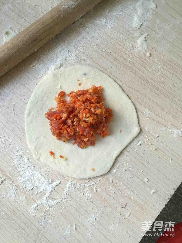 <a href=/shicai/shucai/HuLuoBo/index.html target=_blank><u>胡<a href=/shicai/shucai/LuoBo/index.html target=_blank><u>萝卜</u></a></u></a><a href=/shicai/rouqin/ZhuRou/index.html target=_blank><u>猪肉</u></a>包子的做法