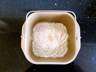 椰蓉辫子<a href=/shicai/mimian/MianBao/index.html target=_blank><u>面包</u></a>