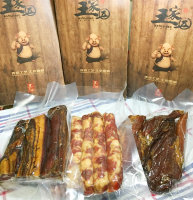 <a href=/shicai/rouqin/LaRou/index.html target=_blank><u>腊肉</u></a>焖饭步骤1