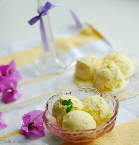 <a href=/shicai/guopin/MangGuo/index.html target=_blank><u>芒果</u></a>冰激凌做法