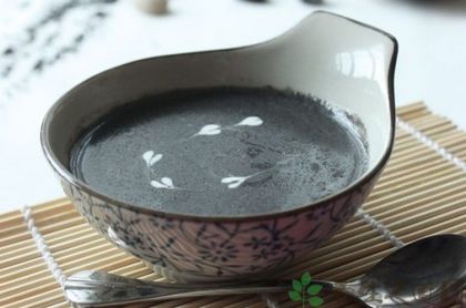 <a href=/shicai/guopin/HeiZhiMa/index.html target=_blank><u>黑<a href=/shicai/guopin/ZhiMa/index.html target=_blank><u>芝麻</u></a></u></a>怎么吃补肾