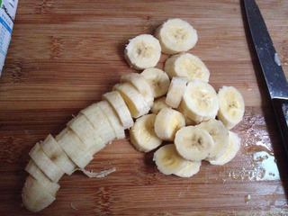 <a href=/shicai/guopin/XianJiao/index.html target=_blank><u>香蕉</u></a>奶昔