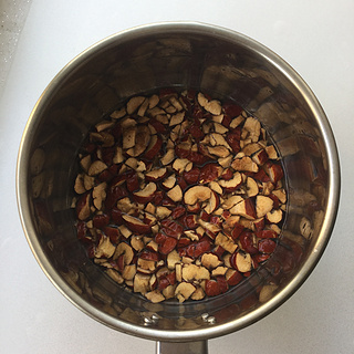 六寸红<a href=/shicai/guopin/Zao/index.html target=_blank><u>枣</u></a><a href=zt/qifengdg target=_blank><u>戚风蛋糕</u></a>