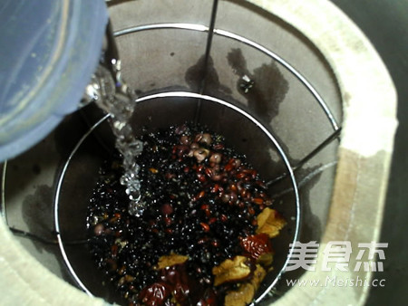 润肠三<a href=/shicai/mimian/HeiMi/index.html target=_blank><u>黑米</u></a>糊的做法