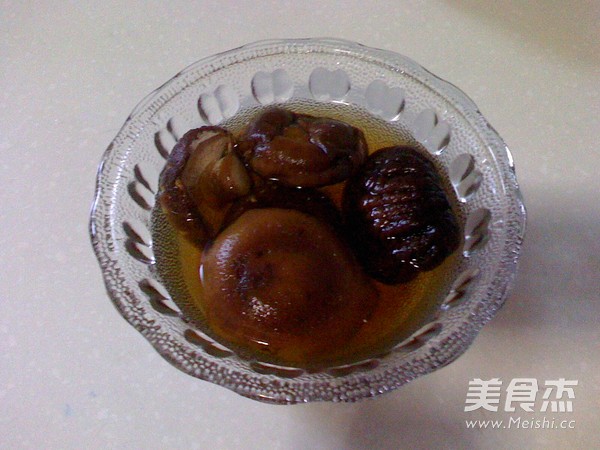 <a href=/shicai/rouqin/NiuRou/index.html target=_blank><u>牛肉</u></a><a href=/shicai/rouqin/JiDan/index.html target=_blank><u>鸡蛋</u></a>粥的做法