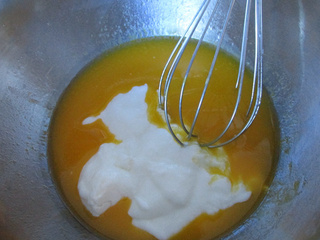 <a href=/shicai/mimian/SuanNai/index.html target=_blank><u>酸奶</u></a>蛋糕