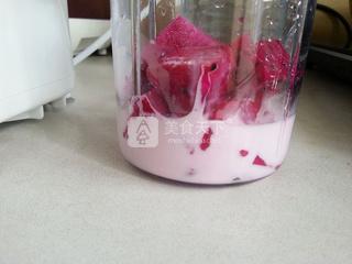 <a href=/shicai/guopin/HuoLongGuo/index.html target=_blank><u>火龙果</u></a><a href=/shicai/mimian/SuanNai/index.html target=_blank><u>酸奶</u></a>杯