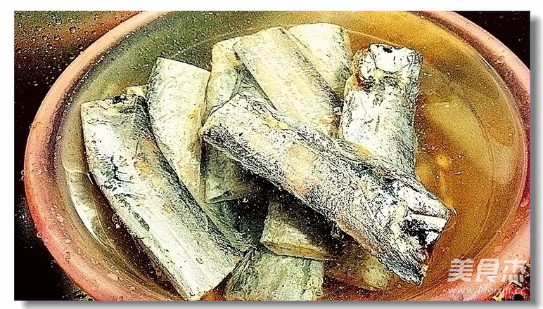 卤汁<a href=/shicai/shuichanpin/DaiYu/index.html target=_blank><u>带鱼</u></a>的做法