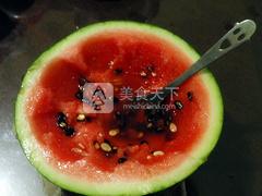 <a href=/shicai/guopin/XiGua/index.html target=_blank><u>西瓜</u></a>皮馅饺子