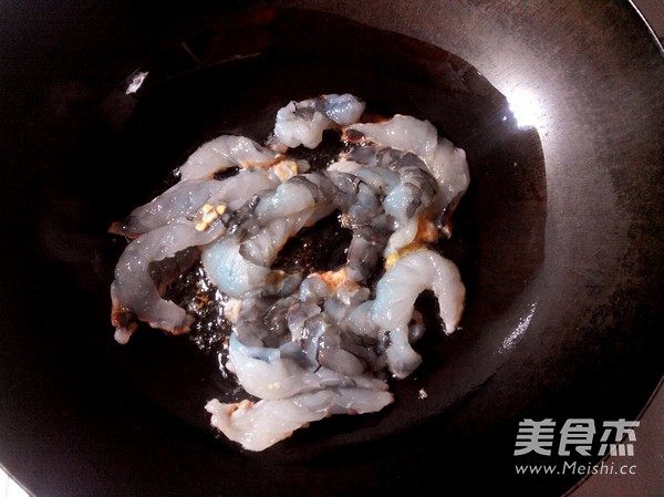 <a href=/shicai/shucai/XiQin/index.html target=_blank><u>西芹</u></a>虾片的做法