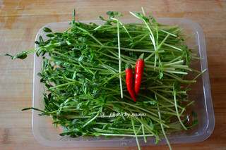 凉调豌<a href=/shicai/shucai/DouMiao/index.html target=_blank><u>豆苗</u></a>