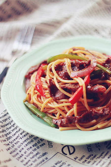 黑椒牛柳炒意粉的做法