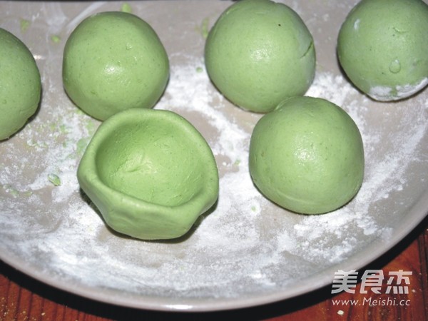 <a href=/shicai/shucai/JiCai/index.html target=_blank><u>荠菜</u></a>肉汤圆的做法