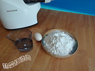 大块儿<a href=/shicai/rouqin/NiuRou/index.html target=_blank><u>牛肉</u></a>面