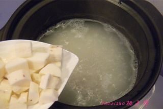 红<a href=/shicai/guopin/Zao/index.html target=_blank><u>枣</u></a>薏仁<a href=/shicai/shucai/ShanYao/index.html target=_blank><u>山药</u></a>粥