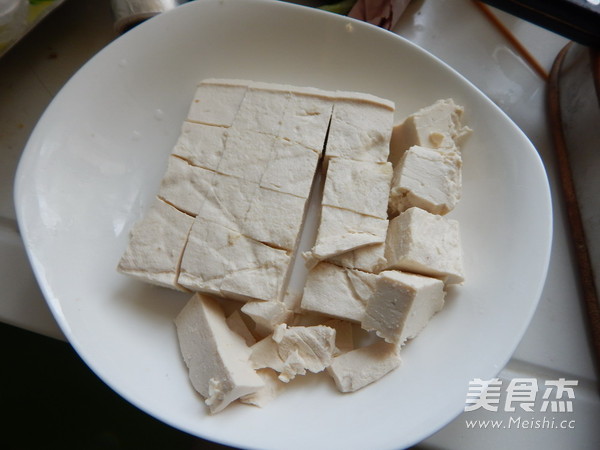 <a href=/shicai/shucai/QingCai/index.html target=_blank><u>青菜</u></a><a href=/shicai/mimian/DouFu/index.html target=_blank><u>豆腐</u></a><a href=/shicai/mimian/NianGao/index.html target=_blank><u>年糕</u></a>汤的做法