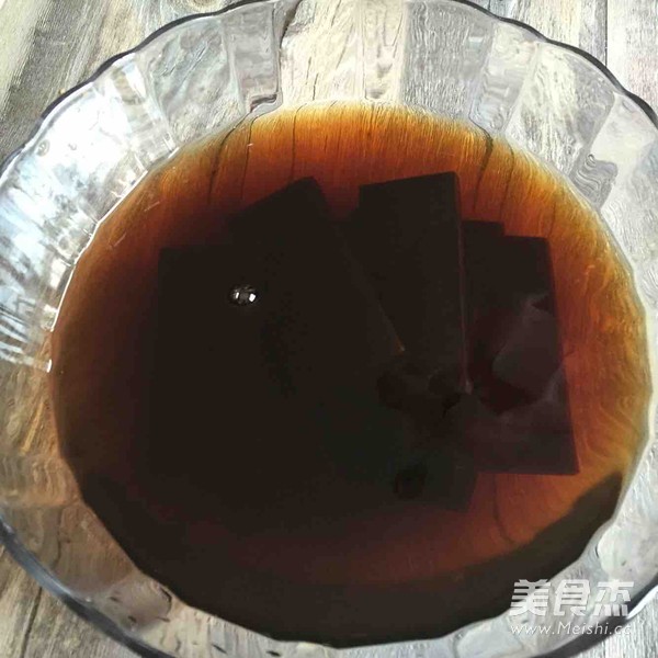 自制<a href=/shicai/yaoshi/EJiao/index.html target=_blank><u>阿胶</u></a>糕的做法