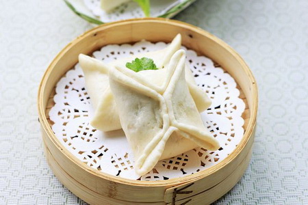 <a href=/shicai/shucai/BaiCai/index.html target=_blank><u>白菜</u></a><a href=/shicai/mimian/FenTiao/index.html target=_blank><u>粉条</u></a>肉包子