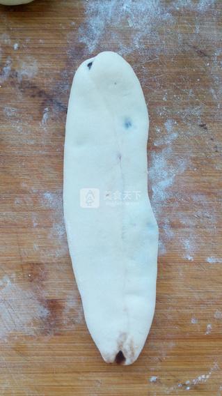 豆沙麦穗<a href=/shicai/mimian/MianBao/index.html target=_blank><u>面包</u></a>