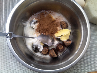 <a href=/shicai/mimian/QiaoKeLi/index.html target=_blank><u>巧克力</u></a>水果裸蛋糕