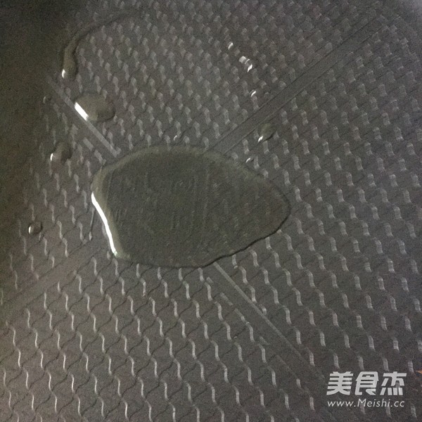 <a href=/shicai/shucai/LianOu/index.html target=_blank><u>莲<a href=/shicai/shucai/Ou/index.html target=_blank><u>藕</u></a></u></a>猪骨汤的做法