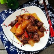 红烧萝卜牛腩的做法