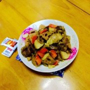 猪肉焖莲藕的做法