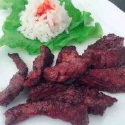 牛排包饭的做法