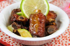青柠糖醋排骨的家常做法