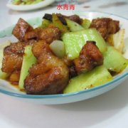 白菜梗子焖肉的做法