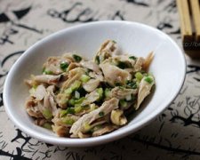 葱油手撕鸡腿肉的家常做法图解