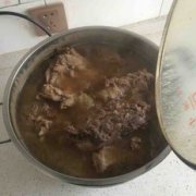 清炖大骨头的做法