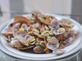 葱爆花甲螺的做法