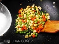 <a href=/shicai/shucai/JiaoBai/index.html target=_blank><u>茭白</u></a>蔬菜丁的做法
