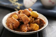 板栗烧鸡的家常做法