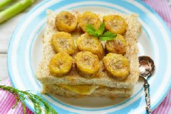 肉桂香蕉花生酱土司的做法