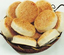 【老北京芝麻酱烧饼】老北京芝麻酱烧饼的做法_老北京芝麻酱烧饼的营