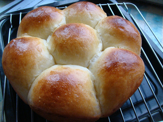 花朵<a href=/shicai/mimian/MianBao/index.html target=_blank><u>面包</u></a>