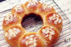 酸奶花环面包的做法