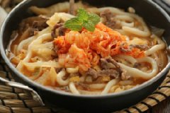 泡菜牛肉乌冬面的家常做法