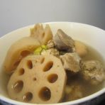 莲藕毛豆芋头肉汤