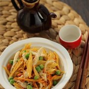 腐竹虫草花拌鸡丝的做法