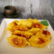 玉米面煎饺的做法