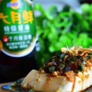 凉拌皮蛋豆腐的做法