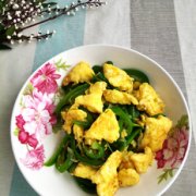 家常青椒炒鸡蛋的做法