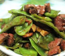 【扁豆炒腊肠】扁豆炒腊肠的营养价值_扁豆炒腊肠的功效与作用