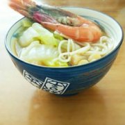 白菜鲜虾面的做法