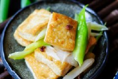 葱香豆腐的做法