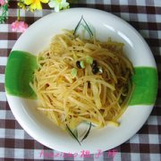 蒜蓉豆豉温拌土豆丝的做法