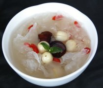 【银耳红枣汤】红枣银耳汤的功效_银耳红枣汤的做法_红枣银耳莲子羹